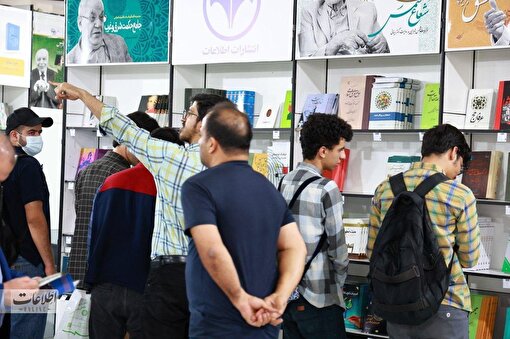 خانیکی: حضور جوانان در عرصه تالیف و ترجمه کتاب توانمندی جامعه ایرانی را به رخ می‌کشد