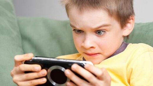 دستگاه های آنلاین روح و روان کودکان را به هم می ریزد