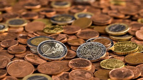 - انتقاد از توزیع سکه در بازار؛ نتیجه دراز مدت مخرب است