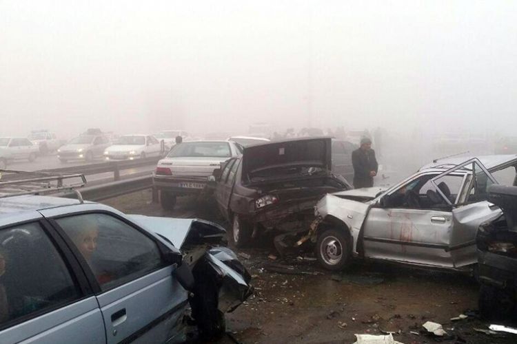 طوفان شن دلیل تصادف زنجیره‌ای در جاده تربت‌حیدریه- مشهد