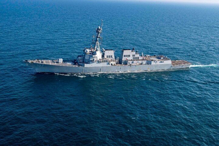 - یمن کشتی استارایرس آمریکایی را موشک باران کرد