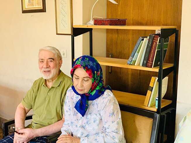 - عکسی جدید از میرحسین موسوی و زهرا رهنورد منتشر شد