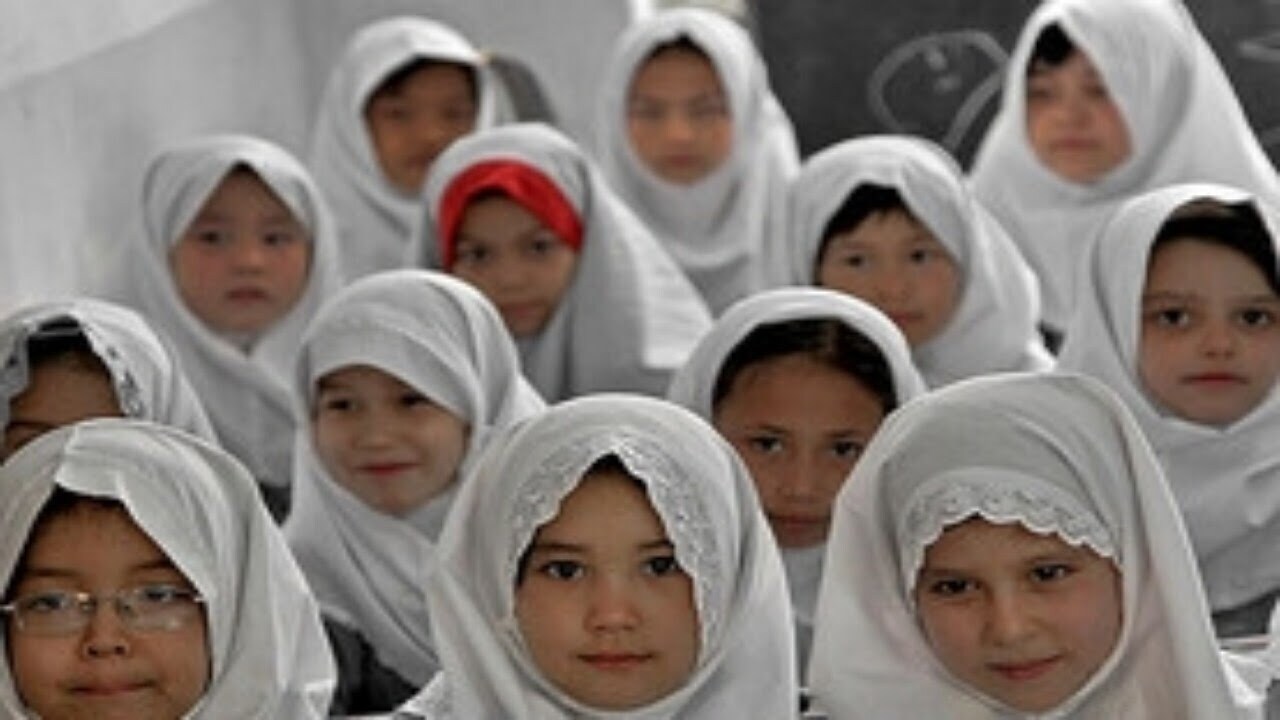 - تحصیل ۲۶ هزار دانش‌آموز اتباع در مدارس البرز با وجود کمبود فضای آموزشی