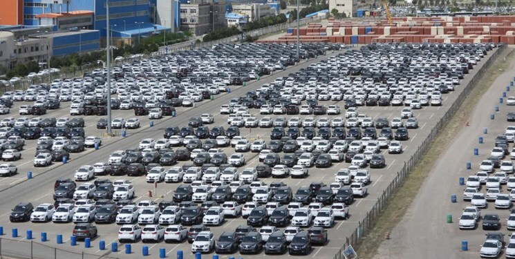 - خودروسازان وزیر صمت را در این بازار «جا» می‌گذارند