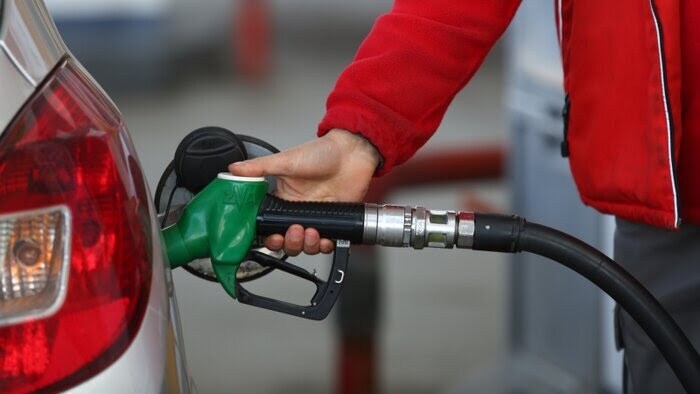- افزایش قیمت بنزین در سال آینده خواهد بود؟