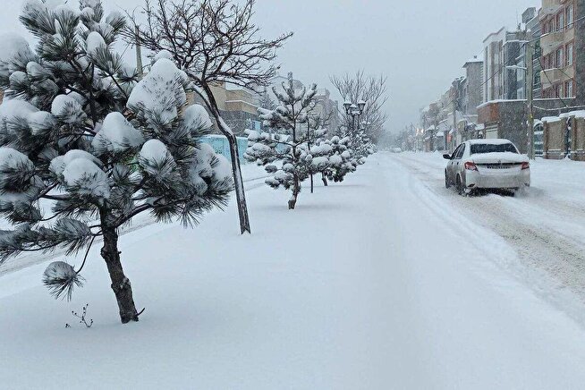 - بارش باران و برف در استان تهران/ دمای ۱۲- در این نقطه ثبت شد