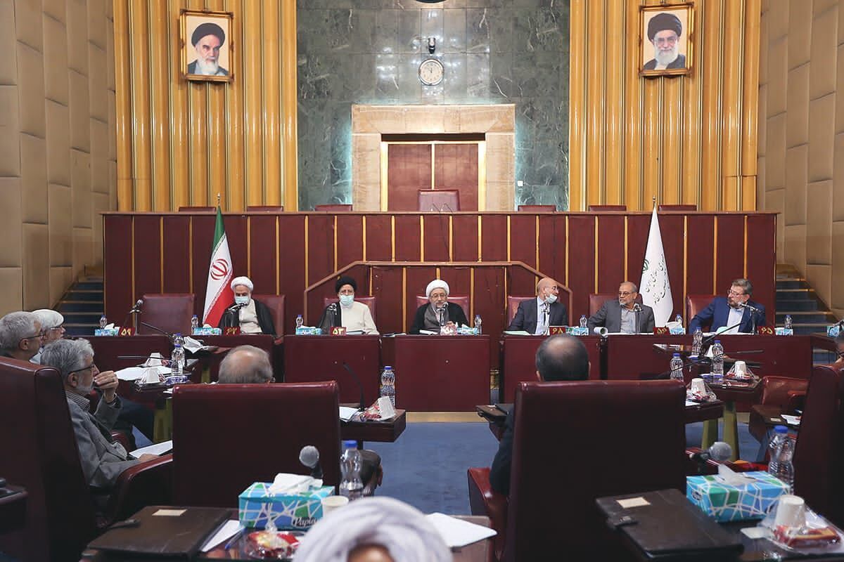 - مجمع تشخیص اختلاف بودجه‌ای مجلس و شورای نگهبان را حل کرد