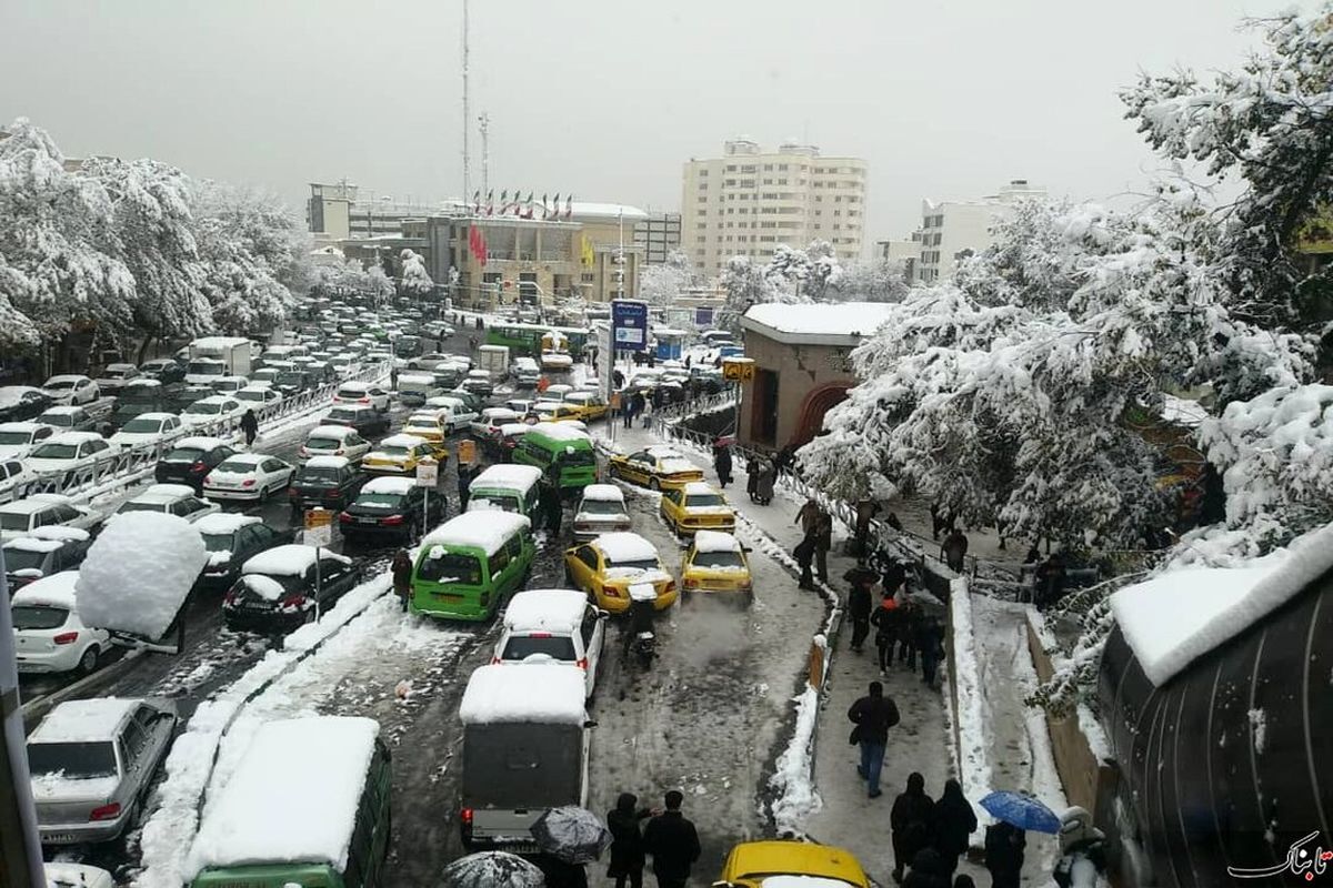 - زاکانی تهران را در کولاک برف رها کرد