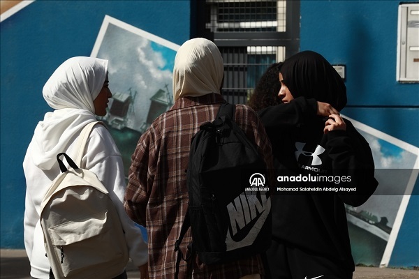 تصاویری از واکنش‌ها به ممنوعیت حجاب در مدارس فرانسه