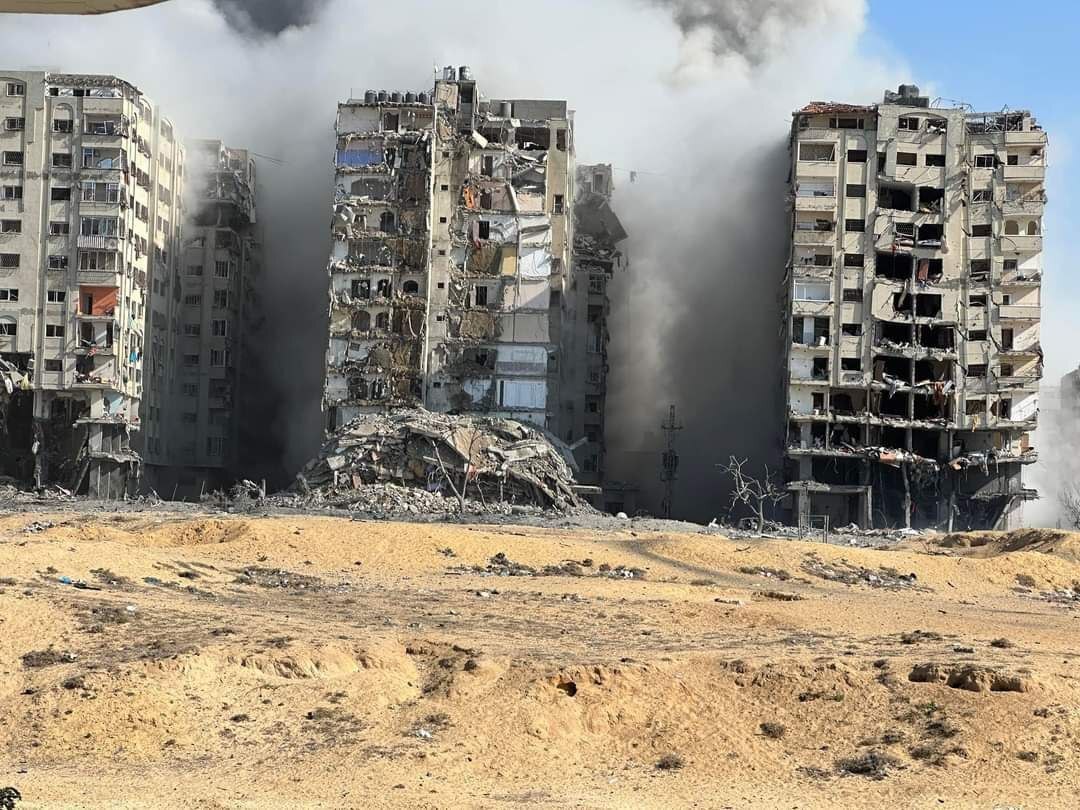 انهدام برج های مخابرات در مناطق غربی شمال غزه