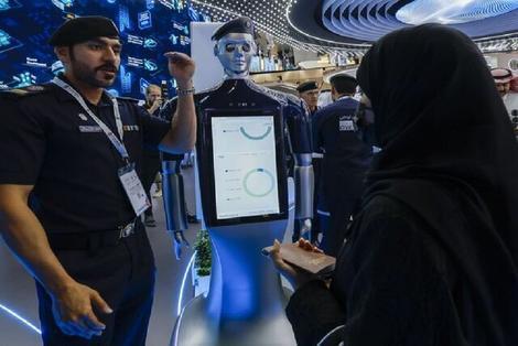 - فرودگاه ابوظبی دست به دامان ربات‌های شگفت‌انگیز شد