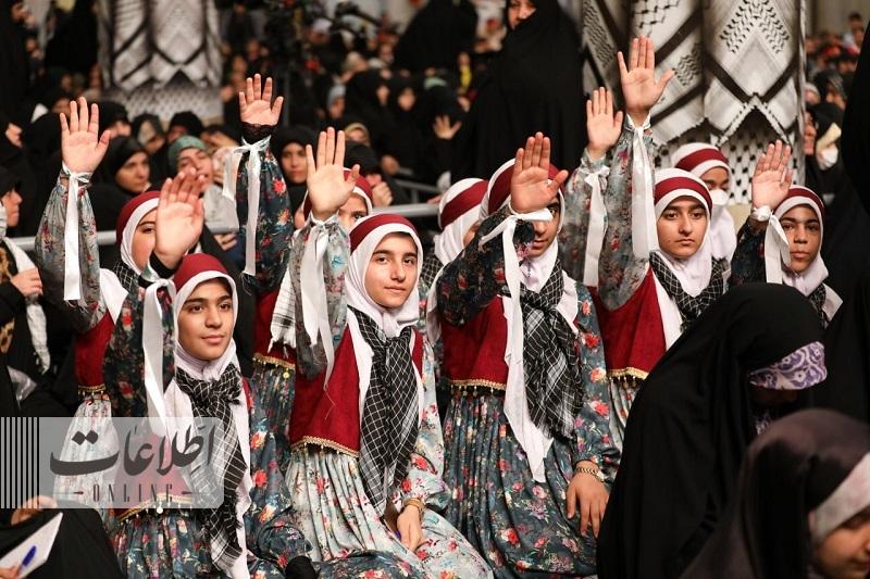 ژست و لباس عجیب این دخترها در بیت رهبری خبرساز شد +عکس