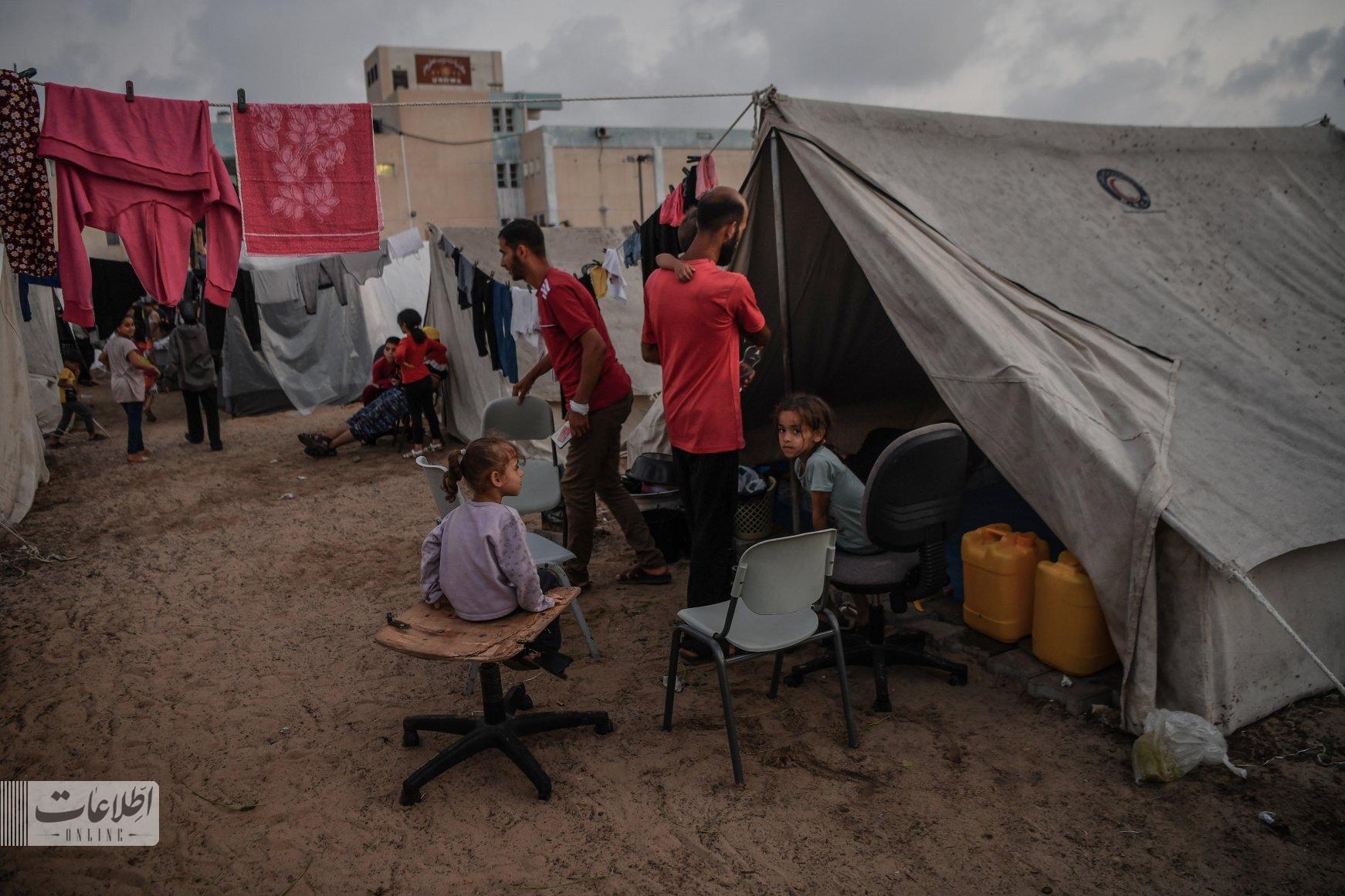 کودکان غزه زیر بمباران صهیونیست‌ها درس مقاومت می‌دهند +تصاویر