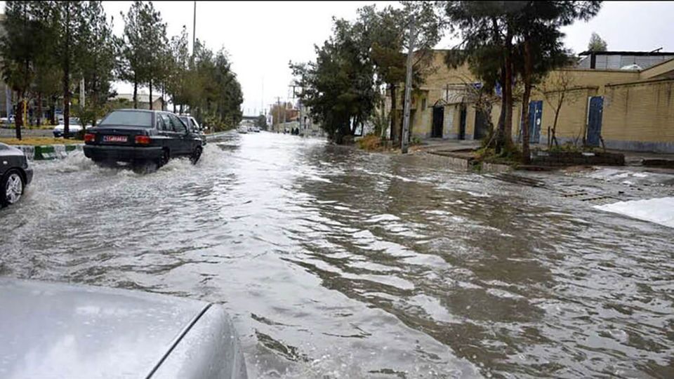 - خسارت ۴۰۰۰ میلیاردی سیلاب به استان مازندران