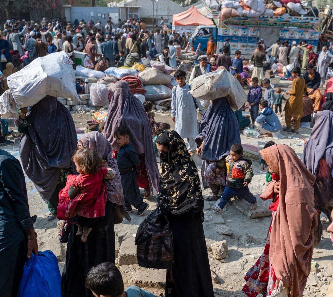 تصاویر بی‌بی‌سی از هجوم ۱۰هزار مهاجر افغان به مرزها