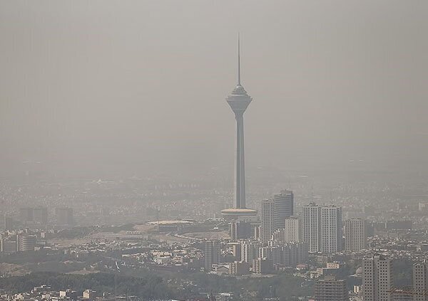 - آلودگی هوا جان ۶ هزار نفر را در تهران گرفت/ مازوت‌سوزی ادامه دارد؟