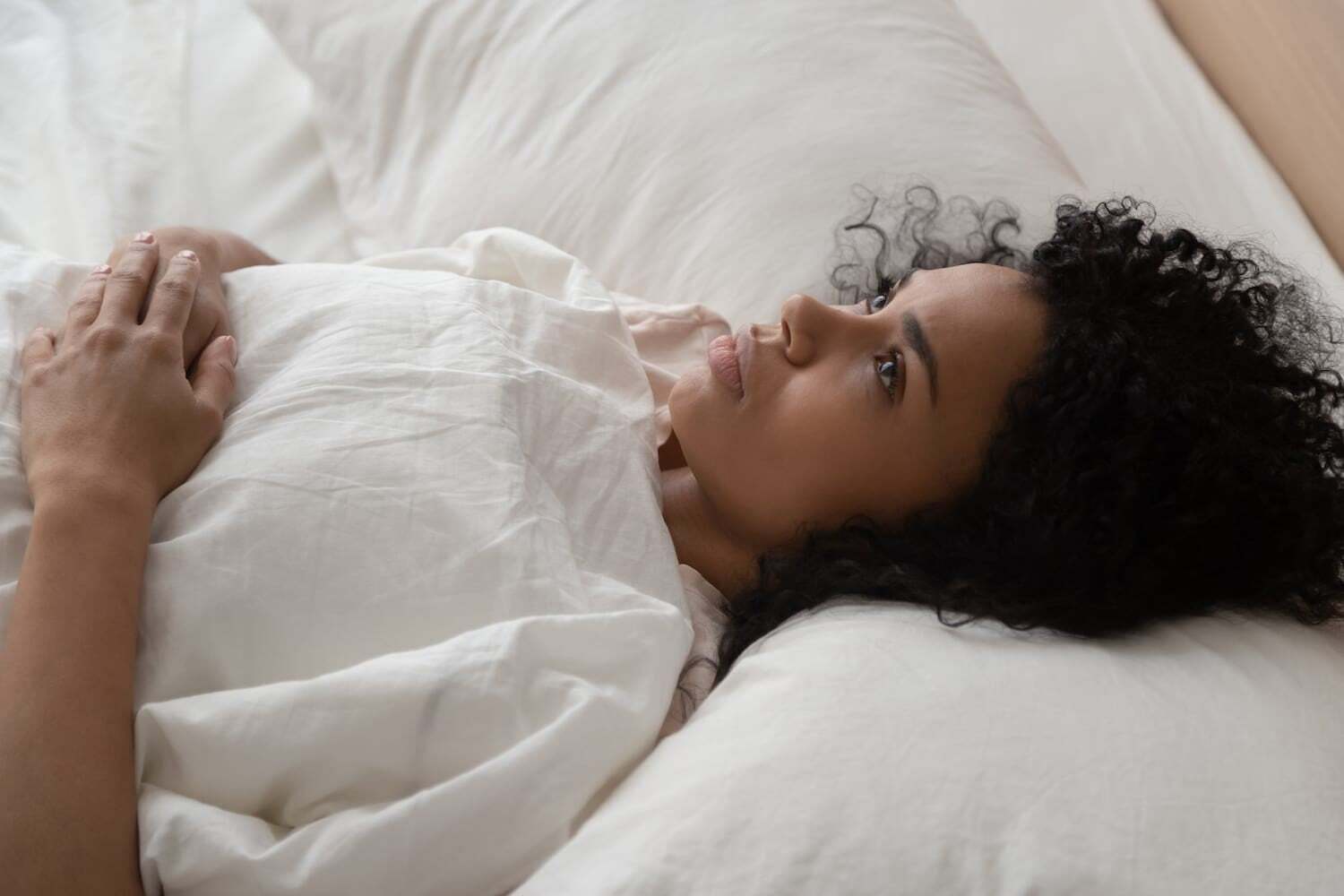 خواب ناکافی چه بلایی سر زنان می‌آورد؟