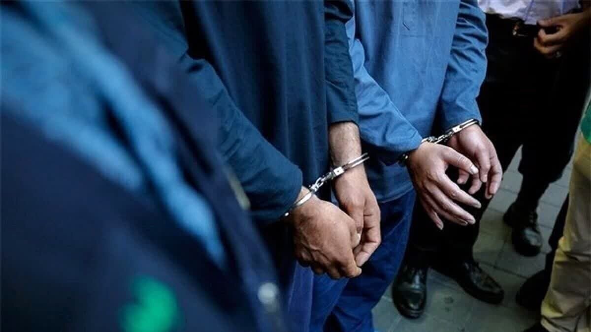 - کارکنان یک اداره دولتی دسته‌جمعی دستگیر شدند +علت