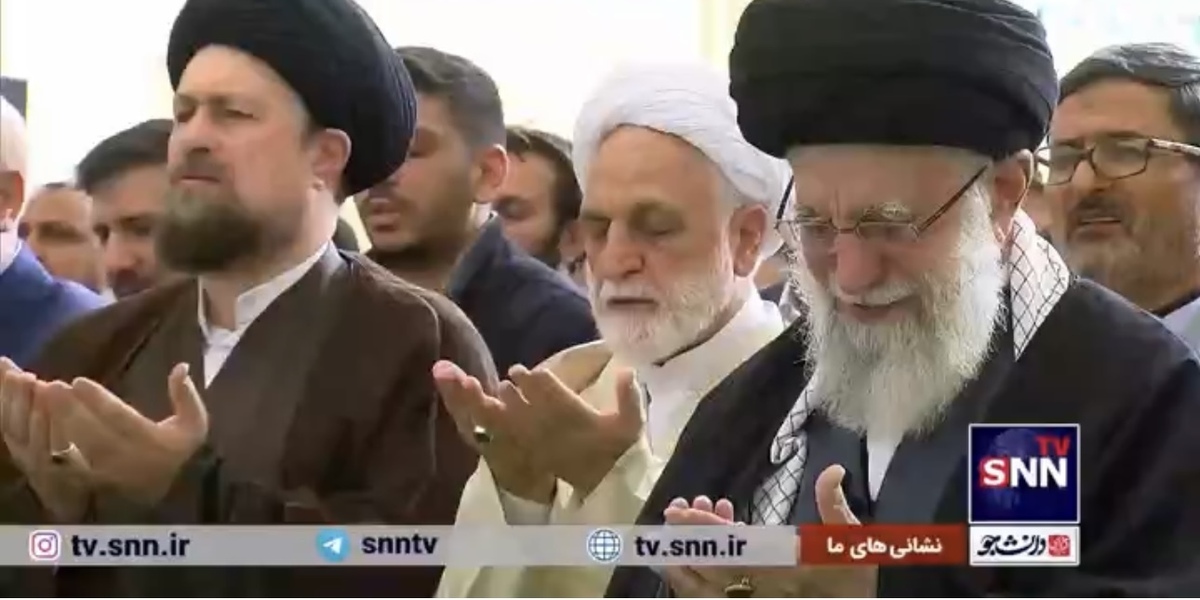 ویدئو| اشک‌های رهبر انقلاب در قنوت نماز عید فطر