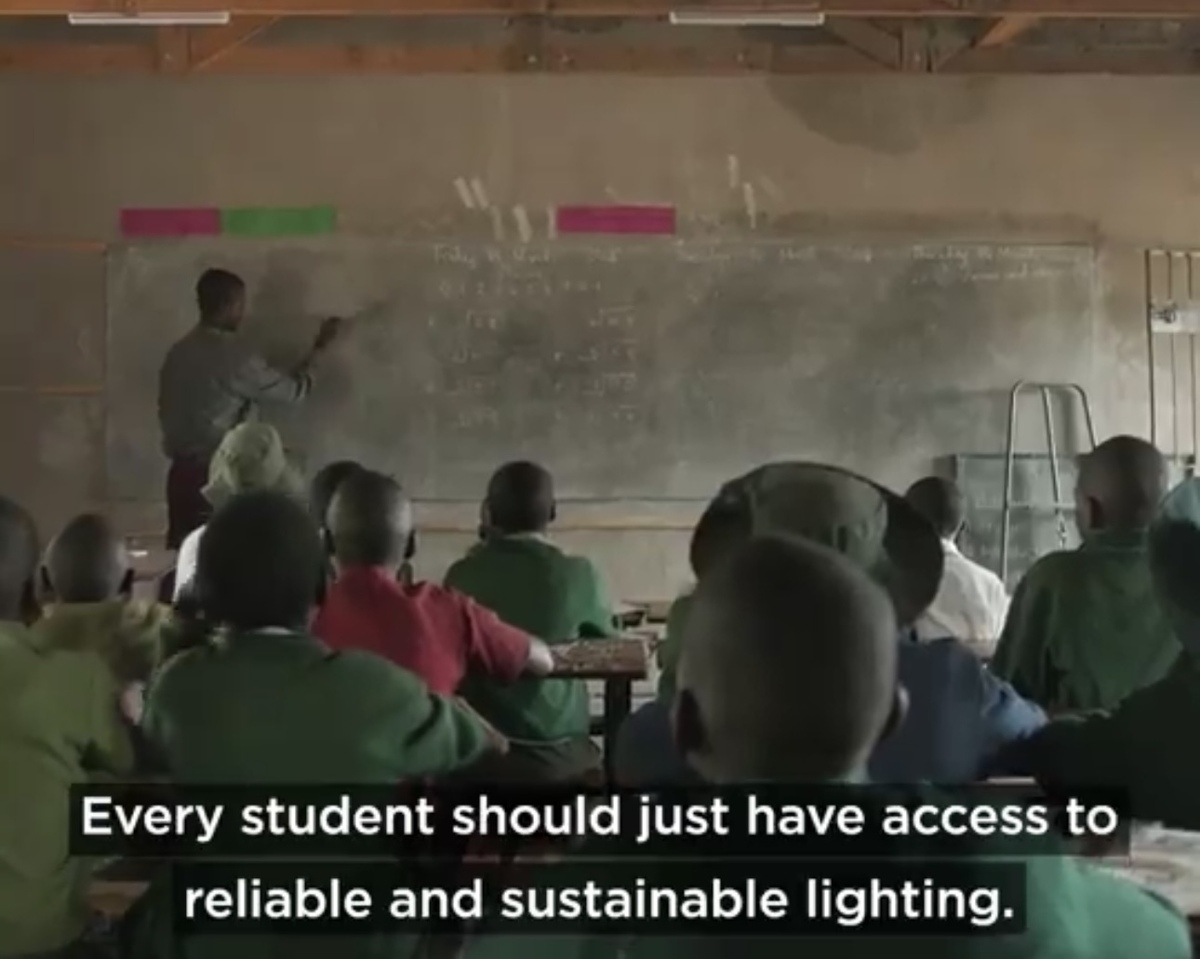 ویدئو| زیمبابویه‌ها با بطری لامپ ال ای دی ساختند