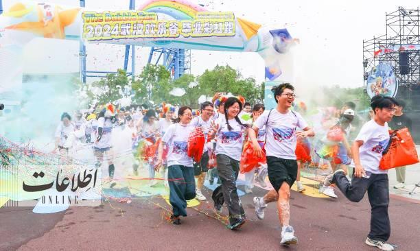 جشن رنگ دانش آموزان چینی