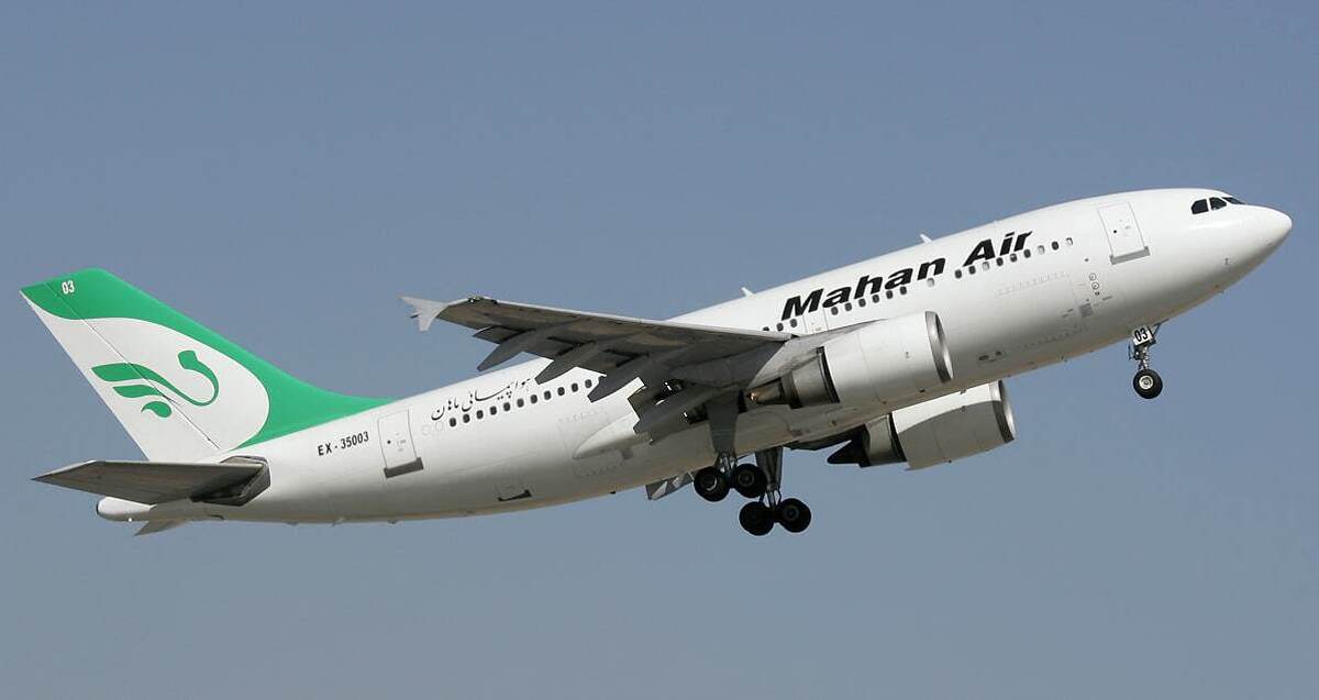 یک هواپیما هنگام فرود در فرودگاه کرمان دچار حادثه شد