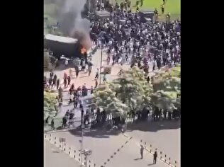 آتش‌سوزی و ورود مخالفان به پارلمان جنجال آفرید +ویدئو