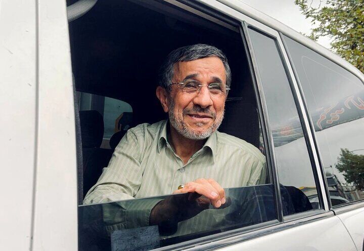 احمدی نژاد از دسترس خارج شد؟